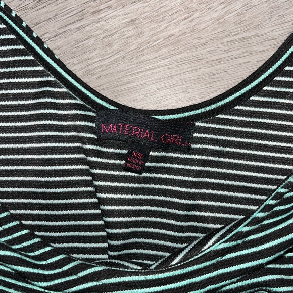 Stripped Long Sleeve Crop Top - Picture 3 of 3